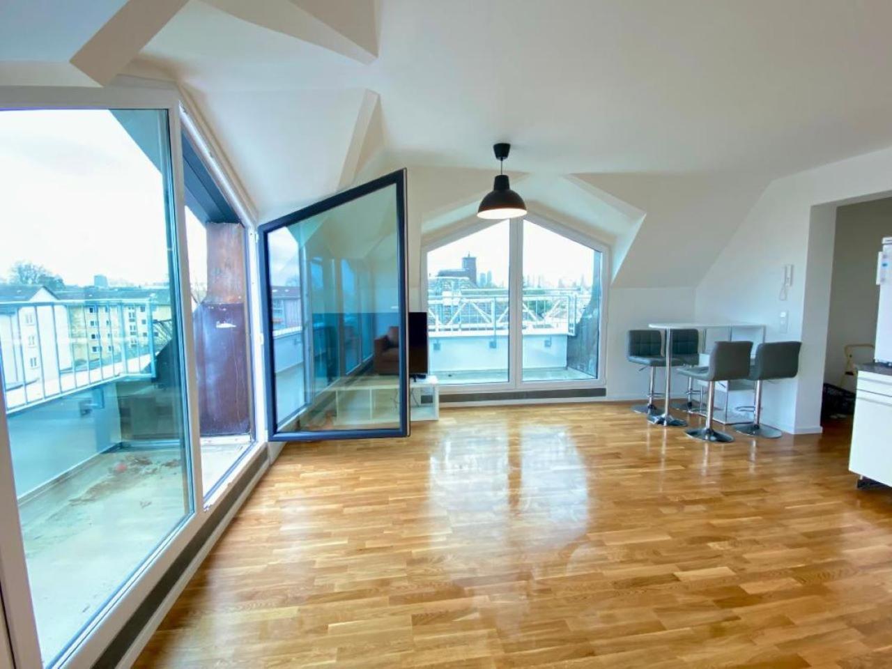 Schoenes Erwachen Im Frankfurter Penthouse Frankfurt am Main Luaran gambar